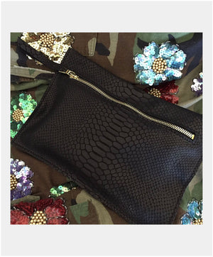 SIMPLE POUCH